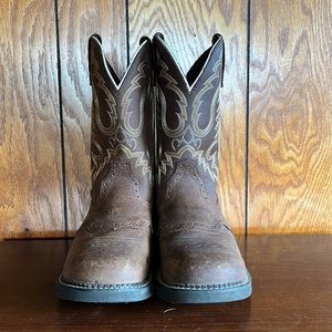 Justin women’s Western boots - round toe. Color: brown, white, gold, orange